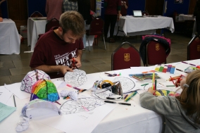 Brain hats, miniature brain models, jigsaw puzzles and much more saw our younger visitors enjoying learning about their brains.